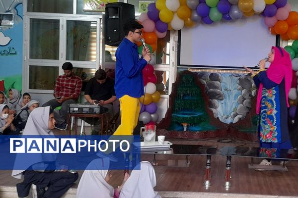 جشن روز معلم در دبستان راهیان نور ناحیه دو شهرری 