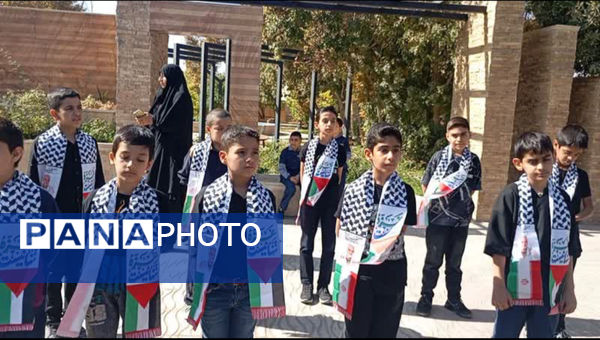 راهپیمایی باشکوه ۱۳ آبان در خاتم؛ روز ملی مبارزه با استکبار 