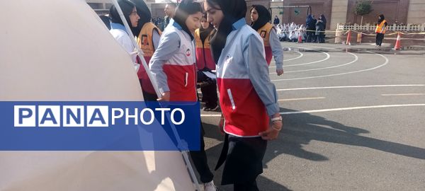 مانور آمادگی برای مقابله با بحران در آموزشگاه دخترانه راز