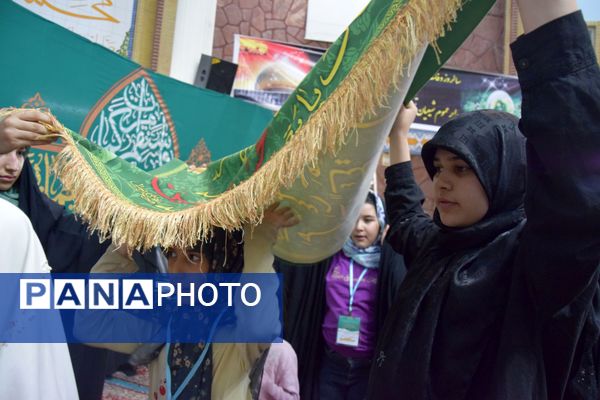 اعتکاف دانش‌آموزی در مسجد جامع امام حسین(ع) ناحیه یک کرج 