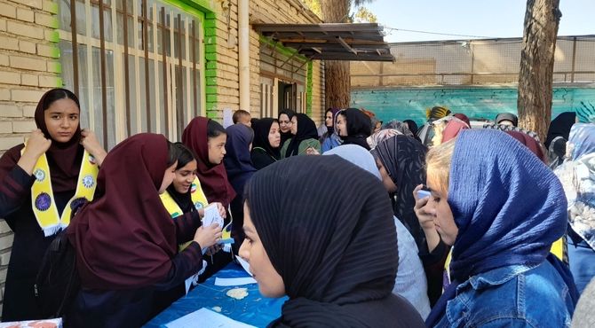 اولین مجمع انجمن اولیا و مربیان در دبیرستان دخترانه مخدره مرآتی نیشابور