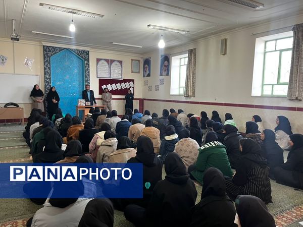 تجلیل از برگزیدگان مسابقات قرآنی 