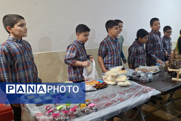 برگزاری بازارچه کسب و کار دانش‌آموزی با مهارت کسب و کار و درآمد و استقلال مالی