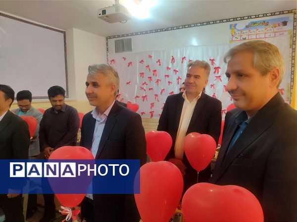 جشن شکوفه ها در دبستان فضیلت