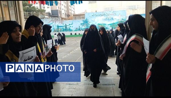 گرامیداشت هفته بصیرت و حماسه نهم دیماه در دبیرستان شاهد تکتم