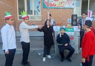 جشن انقلاب در آموزشگاه معارف ۶ ناحیه ۳ شیراز 
