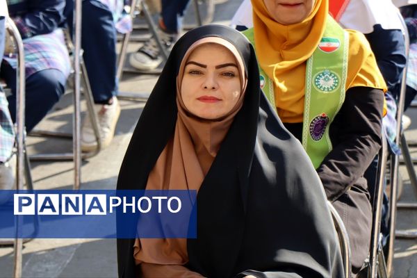 ویژه برنامه ماجراجویی در سرزمین علم در مدارس شهرستان پاکدشت 