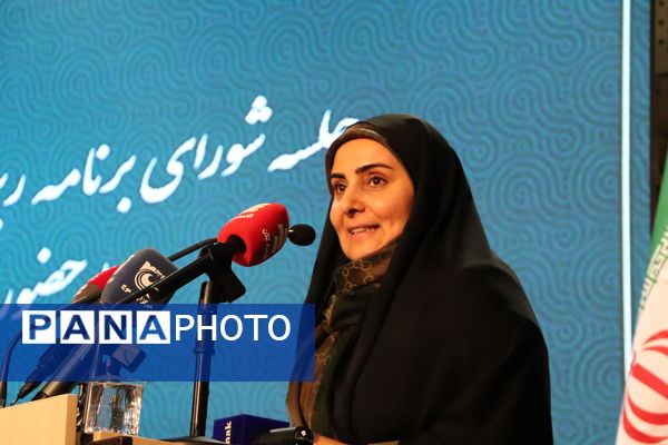  جلسه شورای توسعه و برنامه‌ریزی استان کردستان با حضور وزیر راه و شهرسازی 