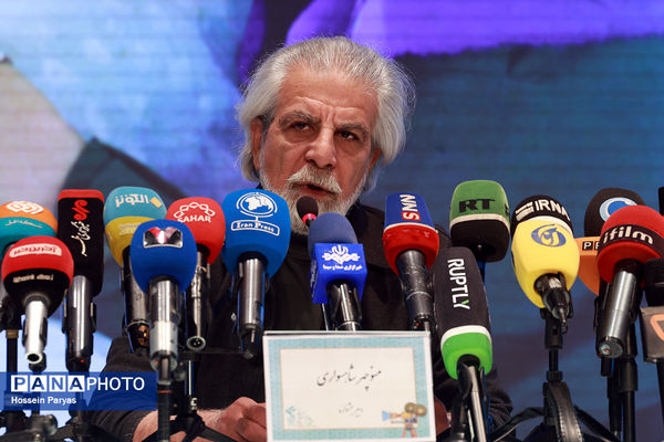 نشست خبری دبیر چهل و سومین جشنواره فیلم فجر