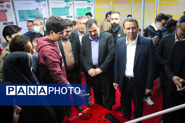 آغاز به‌کار نمایشگاه نوآوری و فناوری کاشان با ارائه دستاوردهای دانش‌آموزی