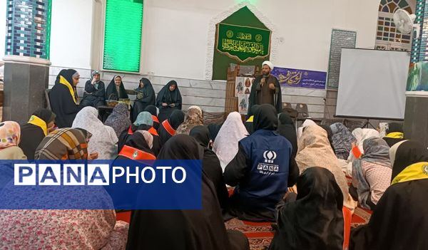 لحظاتی شاد از اعتکاف دانش‌آموزی با حضور نویسندگان و فرهیختگان یزد 