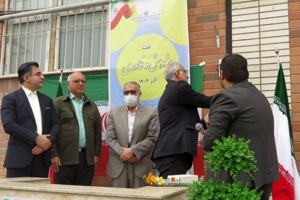 مراسم هفته پژوهش در دبیرستان بانو عفت آهنگری شهرری