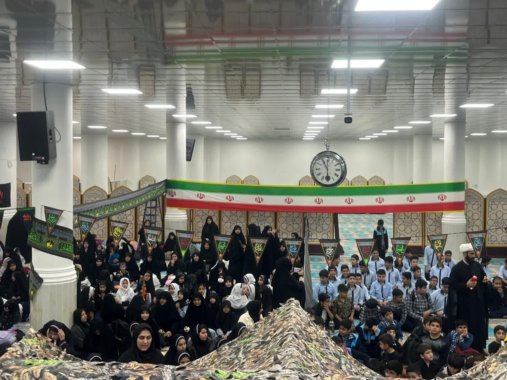 استقبال پرشور دانش‌آموزان جم از شهید گمنام در آستانه شهادت حضرت زهرا(س)