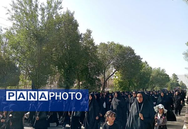 تجمع عاشقان حسینی در پیاده‌روی جاماندگان اربعین 
