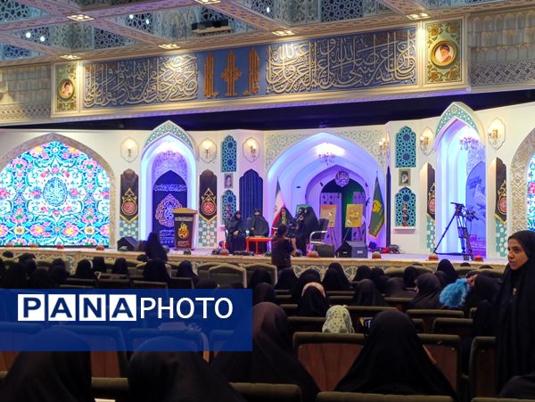 نشست ویژه بانوان پیرغلام حسینی در مشهد؛ جلوه‌ای از هم‌افزایی و معنویت