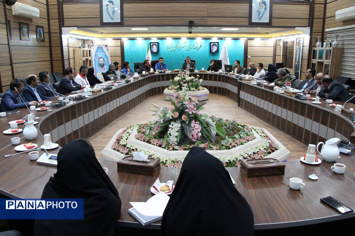 نشست مانور زلزله در فرمانداری یزد