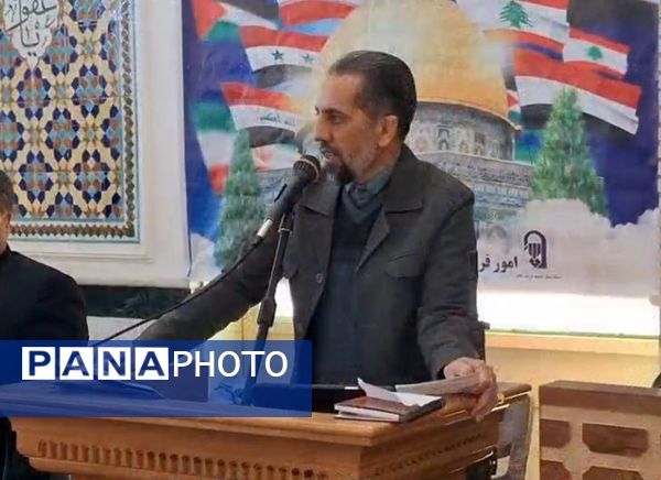 برگزاری آیین گلباران تمثال امام خمینی (ره) در تربت جام 