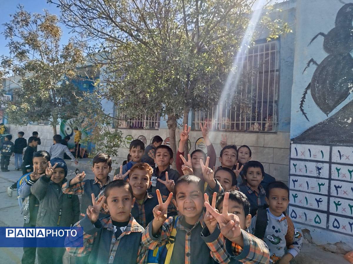 ایجاد فضای شاد وصمیمی در دبستان شهید عجمی فدافن