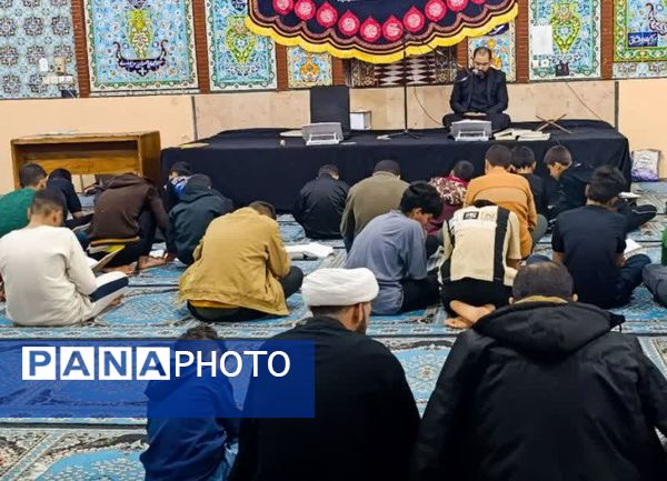 استقبال پرشور مردم از ضیافت سه روزه انس با قرآن