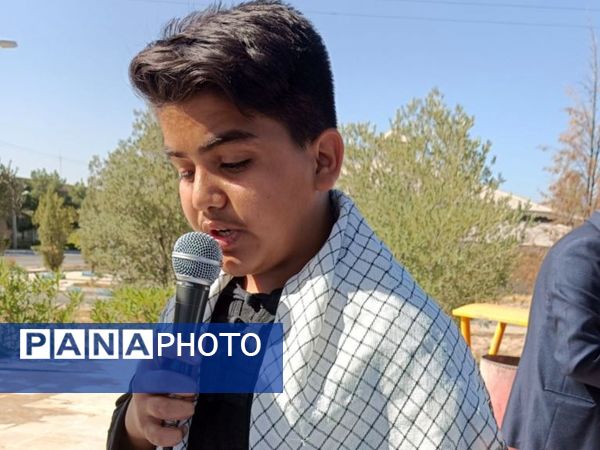 غبارروبی مزار شهدای گمنام دانشگاه آزاد اسلامی واحد کاشمر 