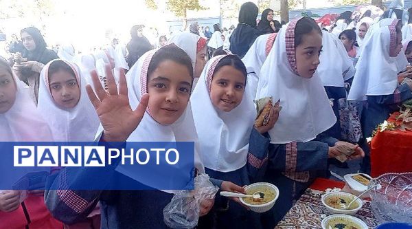 جشنواره غذا در مدرسه راه نور همدان