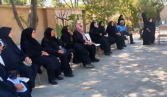 آموزش عملی تکثیر گیاهان زینتی در کانون امام خمینی (ره) سمنان
