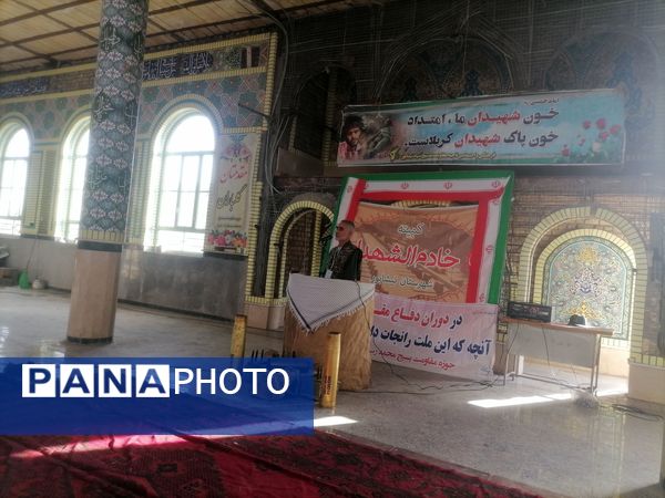 نمایشگاه شهدایی وروایتگری راوی دفاع مقدس در گلزار شهدای شهر بار نیشابور 