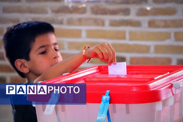حماسه پرشور مردم نیشابور پای صندوق رأی