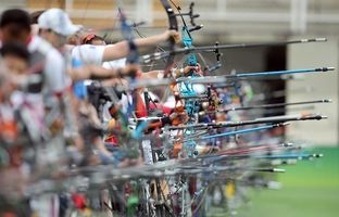 دلاورمردان ارتش جمهوری اسلامی ایران دست به کمان می‌برند