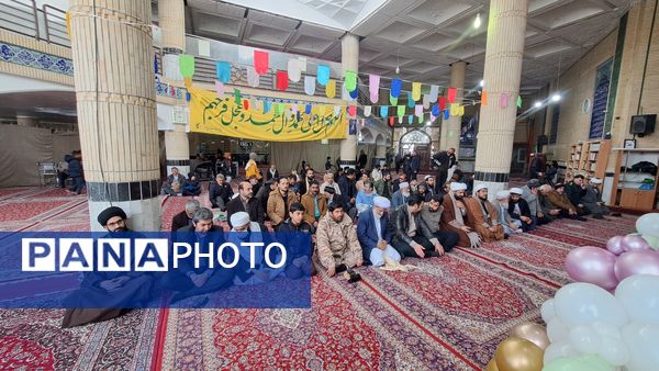 حضور پر شور فرهنگیان و دانش آموزان در کنار مردم ولایتمدار شهرستان صالح آباد در یوم الله ۲۲بهمن