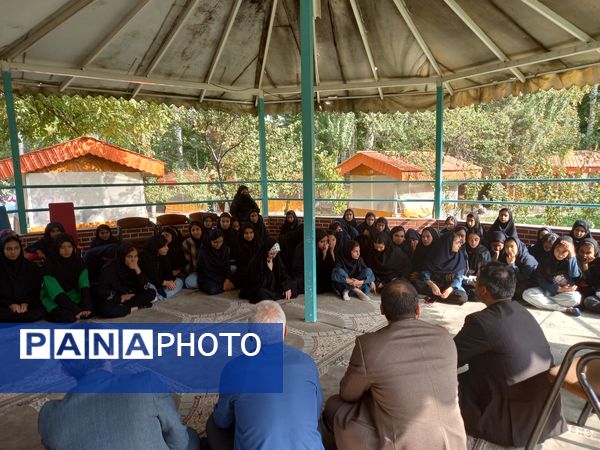 برگزاری دوره توانمندسازی دانش‌آموزان و والدین ناحیه 5 مشهد