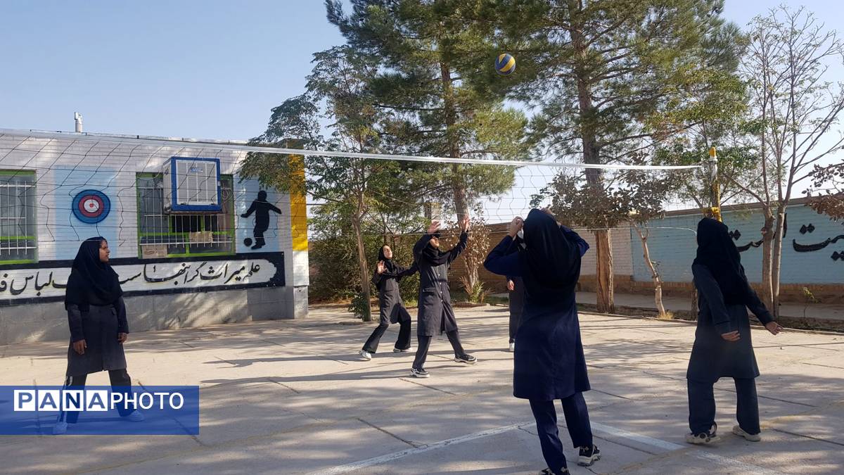 المپیاد ورزشی در مدرسه گلشاد خلیل آباد 