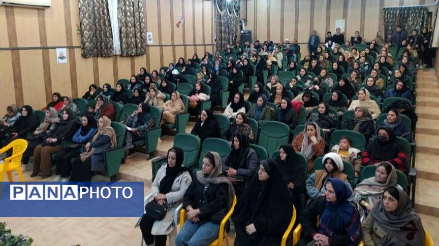 برگزاری جلسه آموزش خانواده در دبستان معلم آشخانه 
