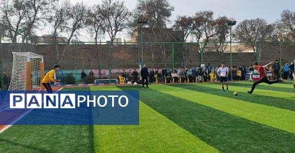 گذری بر فینال مسابقات فوتسال درون مدرسه دبیرستان شاهد ابوذر غفاری 