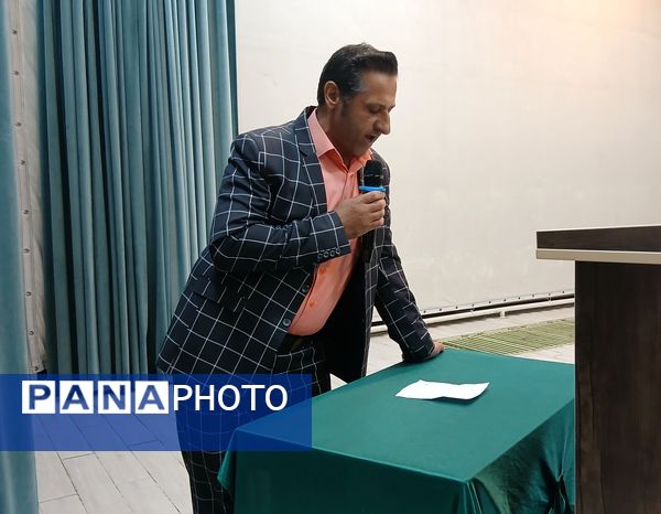  کارگاه آموزشی نحوه تعامل با دانش‌آموزان و بازی‌های گروهی در باقرشهر 