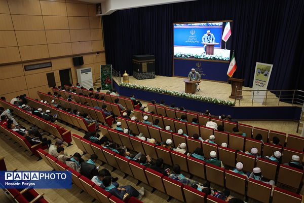 مراسم آموزش کاروان‌های عمره دانش‌آموزی به دانش‌آموزان عازم سرزمین وحی