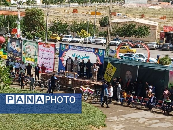 پیاده‌روی خانوادگی به مناسبت دهه امامت و ولایت در شهرستان شیروان 