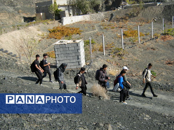 مرحله دوم اردو کوه‌نوردی هنرستان شهید دیواندری سبزوار 