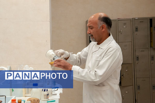 کارگاه استانی<طراحی آزمایش‌های جذاب و کاربردی>ویژه دبیران شیمی 