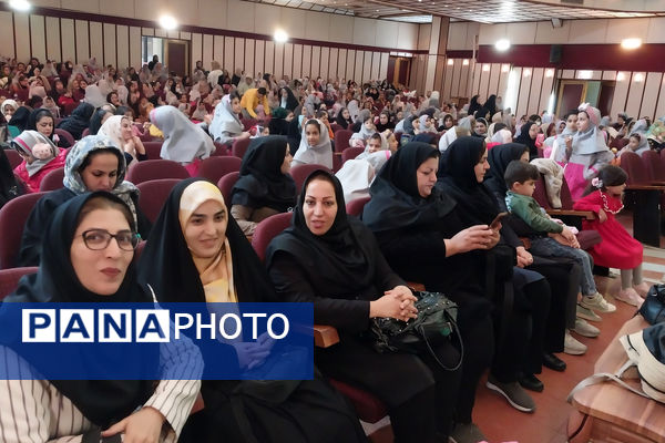 ویژه برنامه میلاد حضرت زهرا (س) و روز مادر دبستان یگانه 