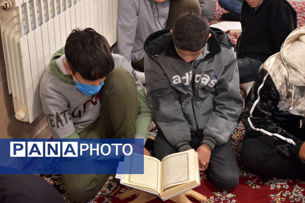 برنامه هماهنگ استانی «محفل معنوی قرآن و نماز جماعت» در نوخندان