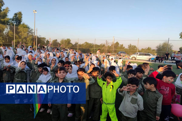 جشنواره بادبادک و بازی‌های بومی محلی در پایگاه دریایی بوشهر 
