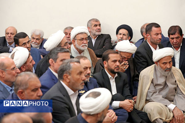 دیدار جمعی از مسئولان ارشد سه قوه با رهبر انقلاب