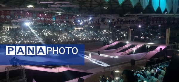 حضور دانش‌آموزان دختر در پنجمین روز کنگره ۵۵۸۰ شهید استان البرز