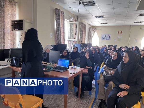 برگزاری روز دوم کارگاه توانا با حضور جمعی از مدیران و معلمان در سملقان