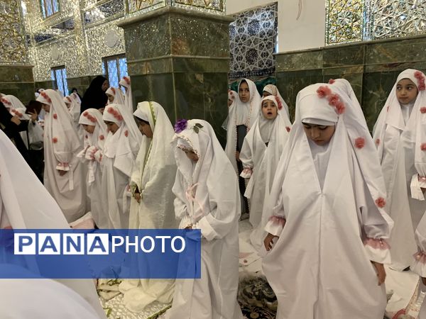 جشن تکلیف دانش آموزان دختر در حرم حضرت زینب (س)