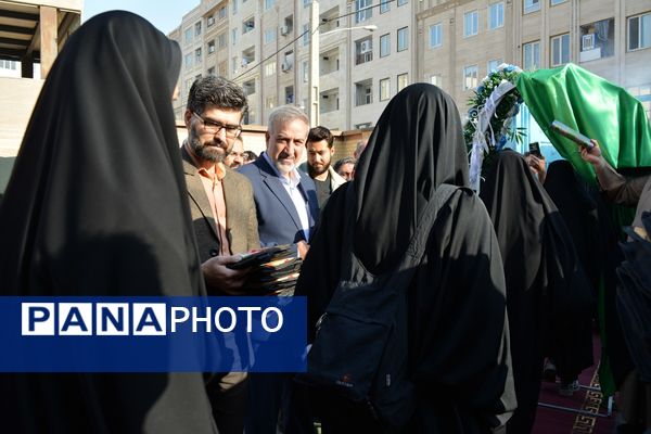 بدرقه دانش‌آموزان بهارستانی به راهیان‌نور