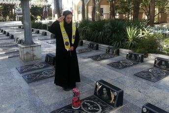 حضورپیشتازان دبیرستان شهیدمجیددهنوی درگلزارشهدای بهشت فضل نیشابور