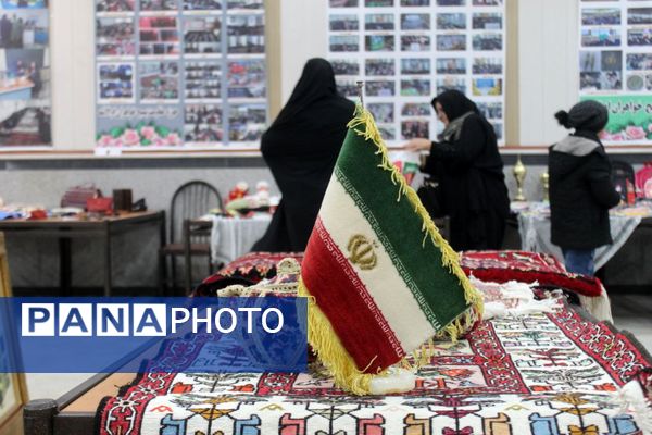 نمایشگاه صنایع دستی ملکان فرصتی برای دیدن و خرید آثار بومی