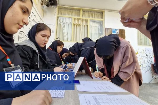 بازدید دانش‌آموزان دبیرستان پویش از کتابخانه عمومی فرهنگسرای کوثر دماوند 